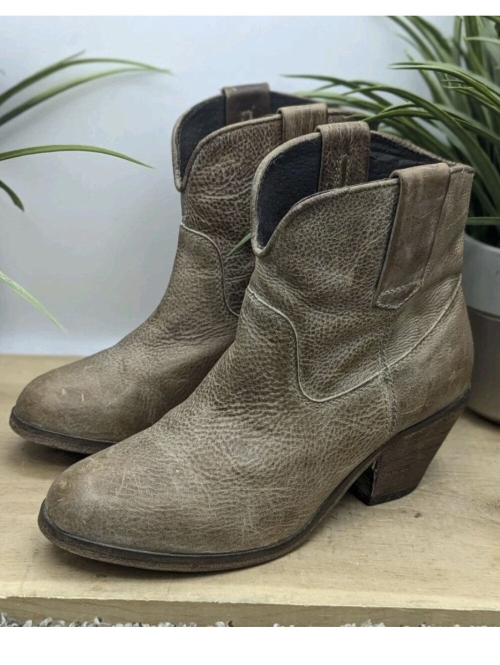 Circle G Corral Women's Size 7.5M Ankle Booties Casual Dress Going Out Boots - Picture 1 of 7